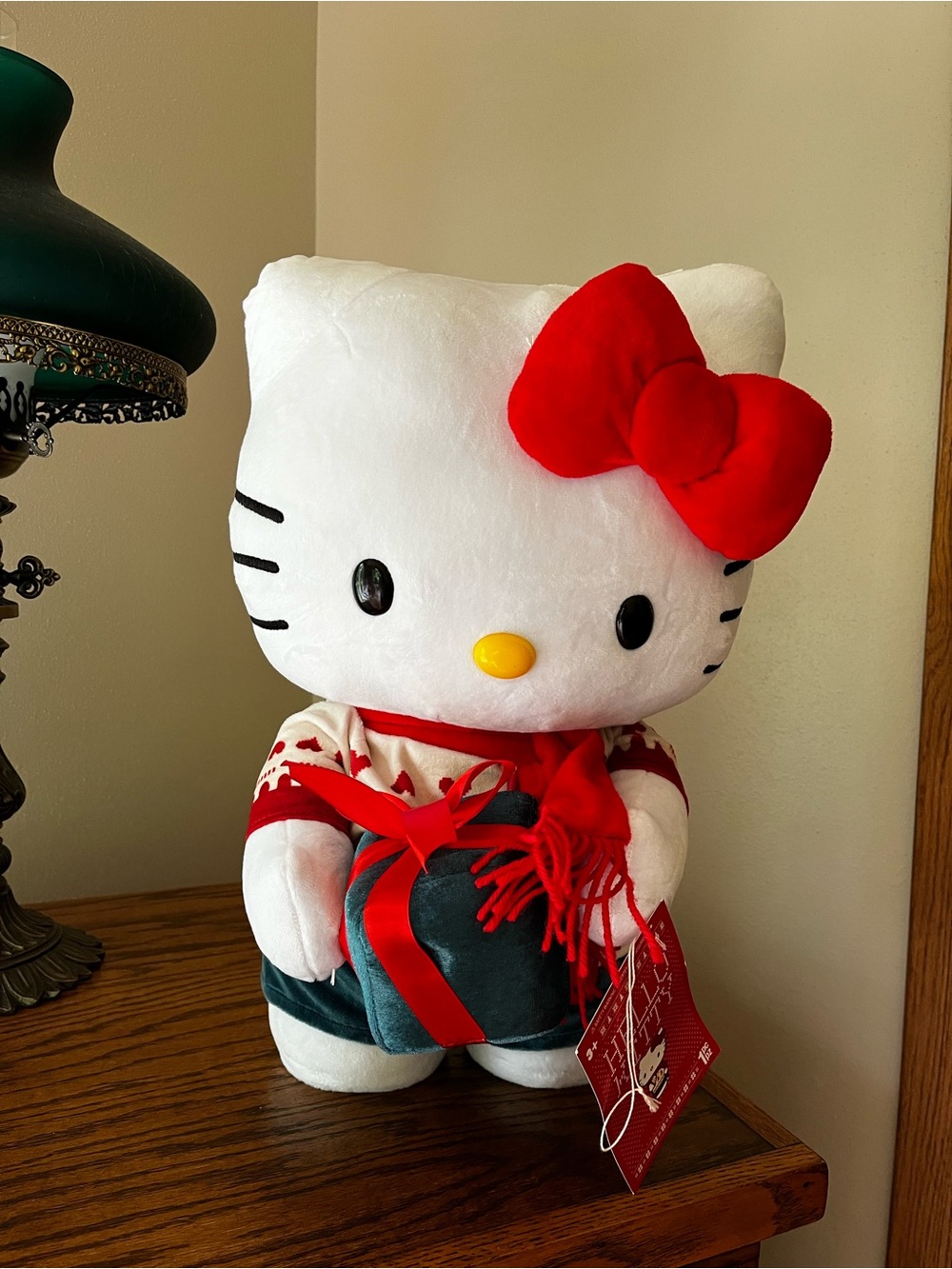 NWT Hello Kitty Christmas Plush Holding Present  (17” x 9” x 11”)